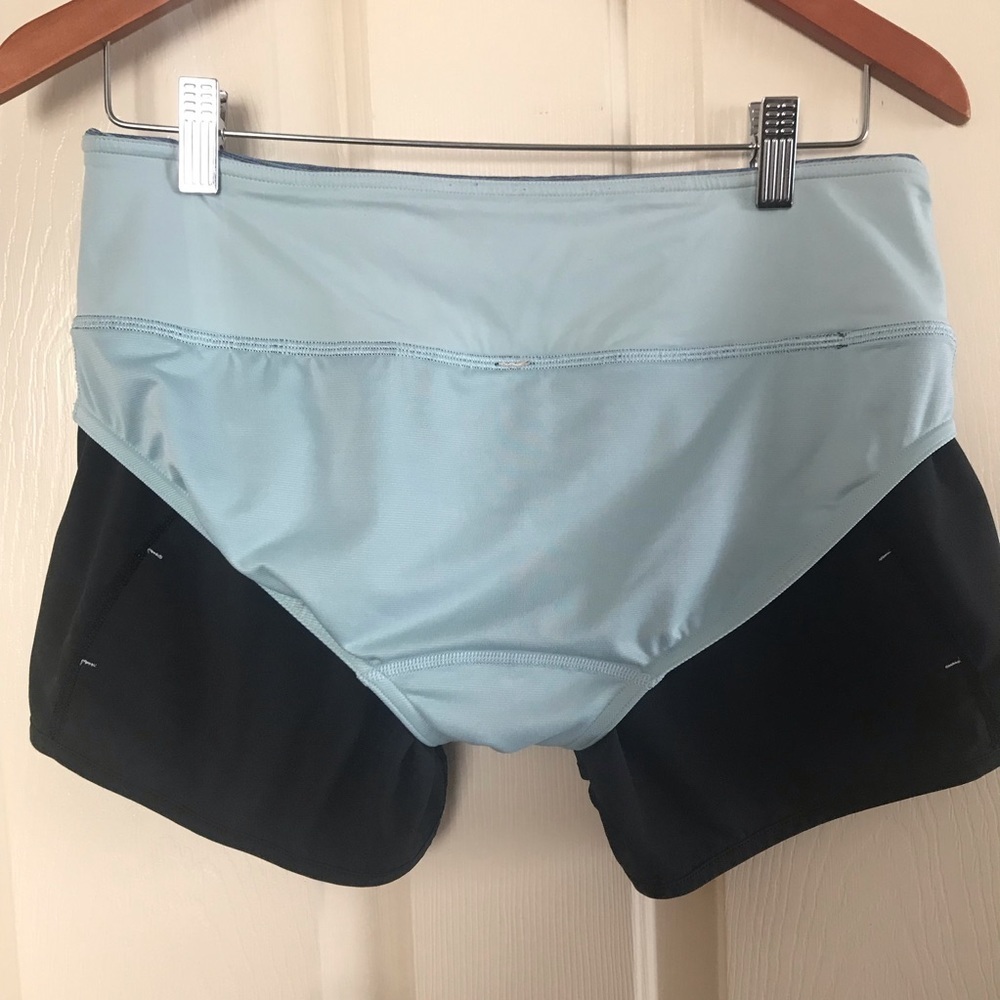 Lululemon Run: Speed Short
Black/ Blue Wee Stripe Size 6 - Picture 8 of 9